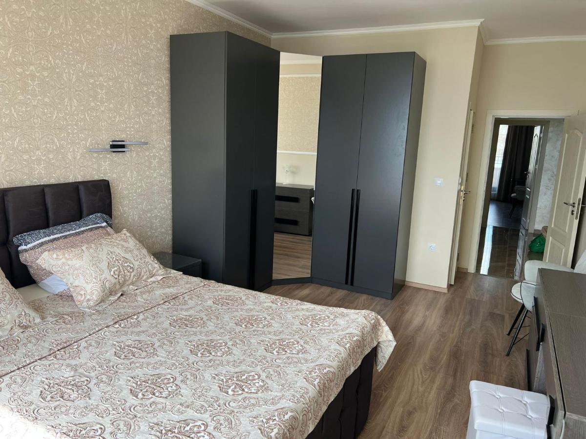 Luxury Penthouse Apartments At Valencia Gardens Burgas City Exterior foto