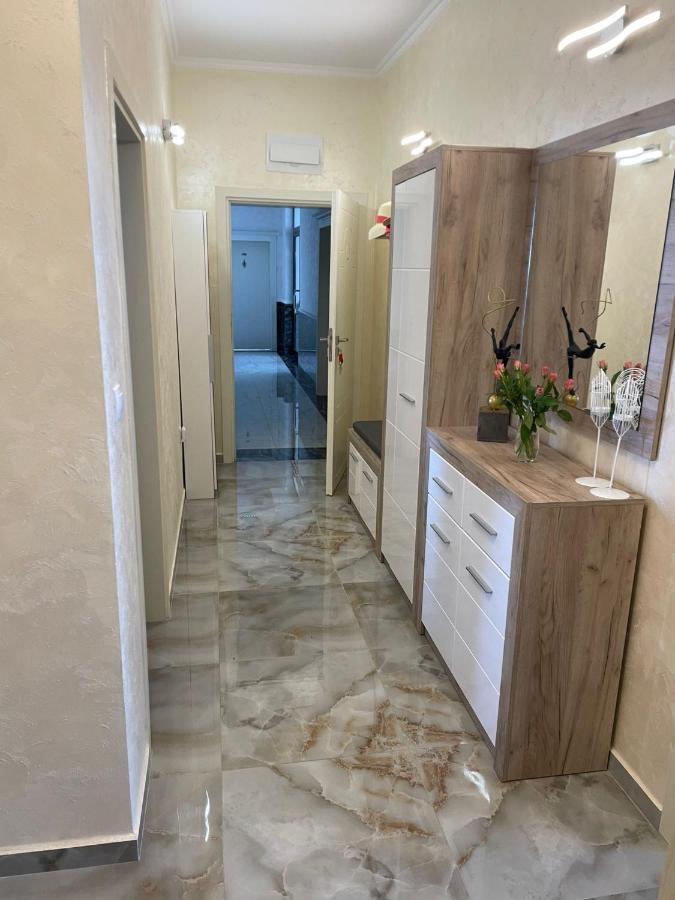 Luxury Penthouse Apartments At Valencia Gardens Burgas City Exterior foto