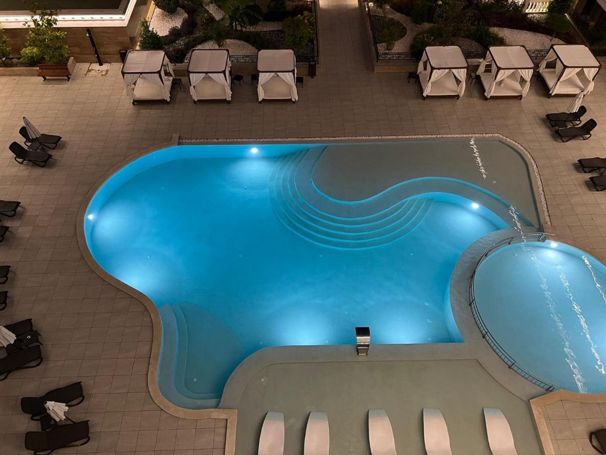 Luxury Penthouse Apartments At Valencia Gardens Burgas City Exterior foto