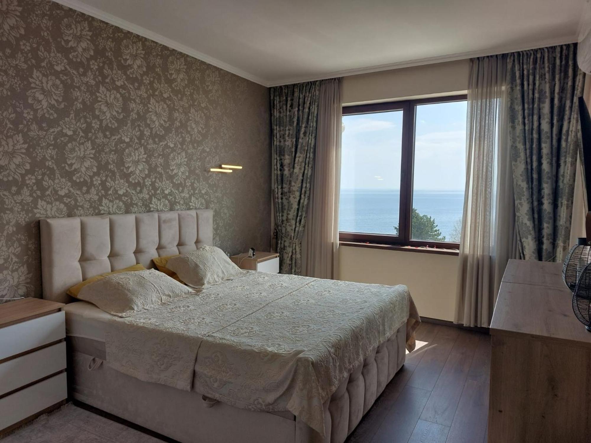Luxury Penthouse Apartments At Valencia Gardens Burgas City Exterior foto