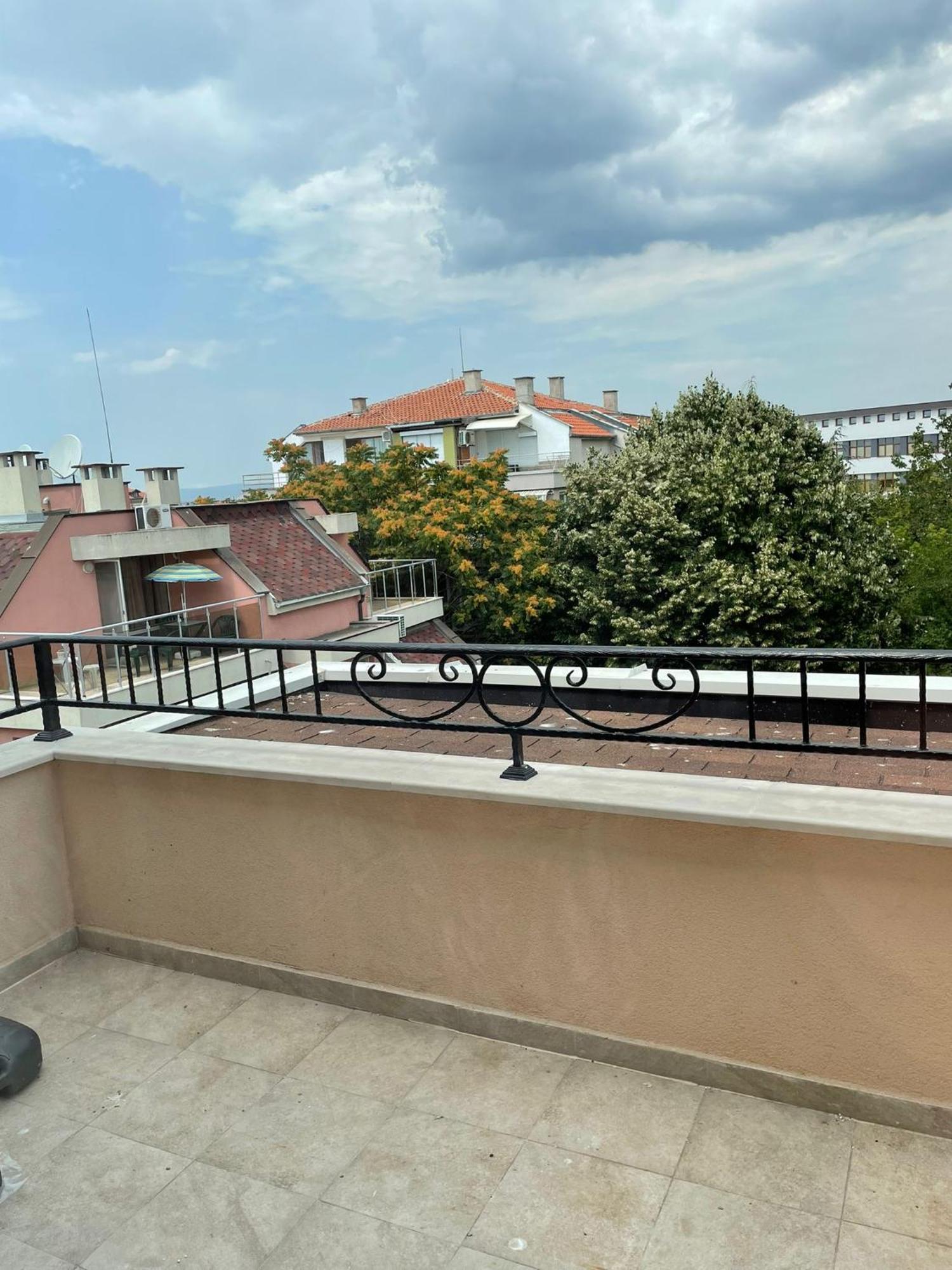 Luxury Penthouse Apartments At Valencia Gardens Burgas City Zimmer foto